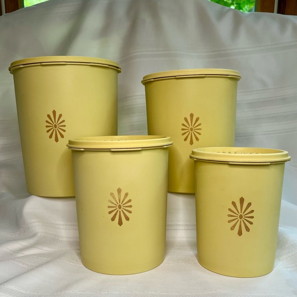 VTG Tupperware Canister‎ Set Yellow Starburst Matching Servalier Lids 1970’s - Picture 1 of 13